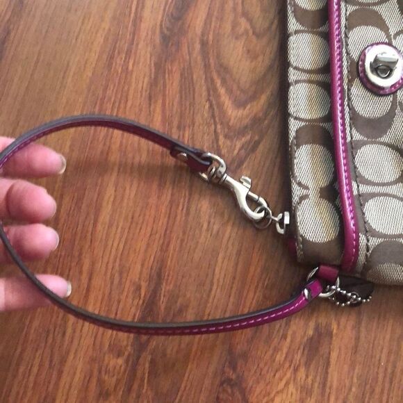 Coach Classic wristlet pouch raspberry ￼handbag - Picture 8 of 9